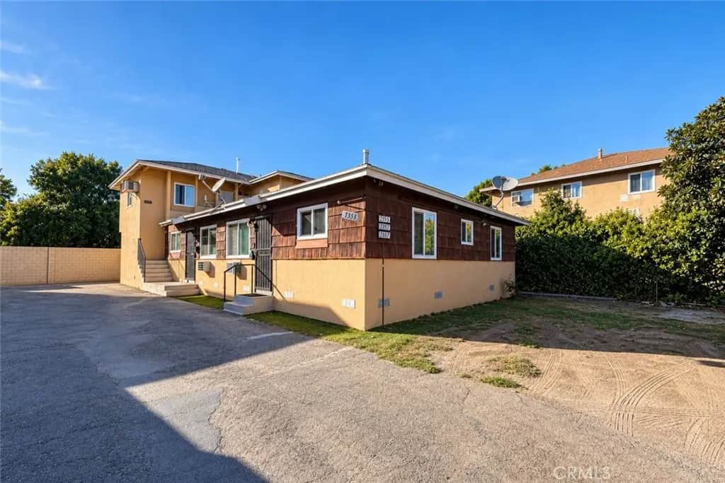 7357 Hazeltine Ave, Van Nuys, CA — listing photo 1
