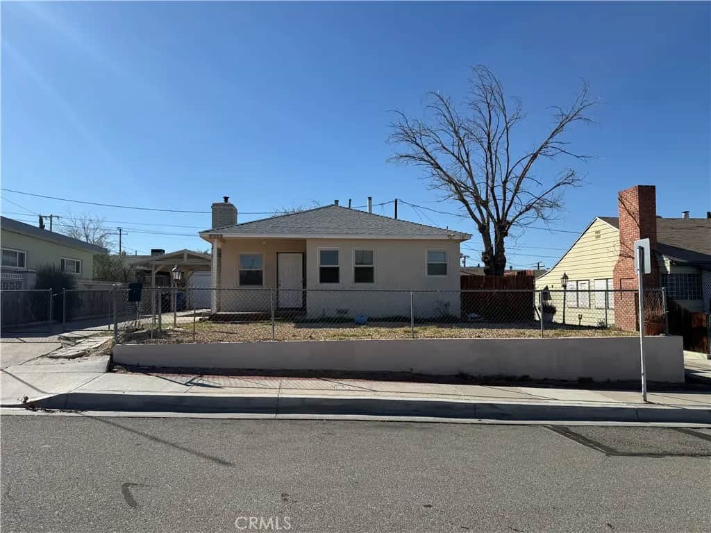 512 Arville, Barstow, CA — listing photo 1