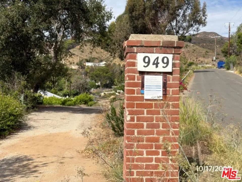 949 Las Lomas Avenue, Pacific Palisades, CA — listing photo 1