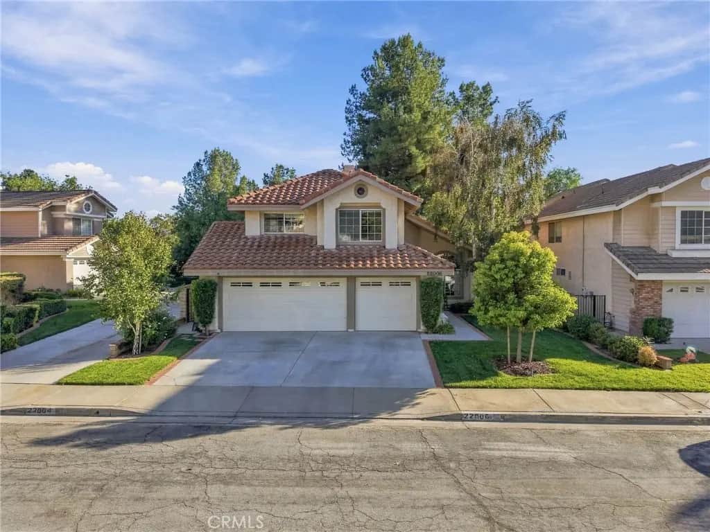22006 Lucy Court, Saugus, CA — listing photo 1