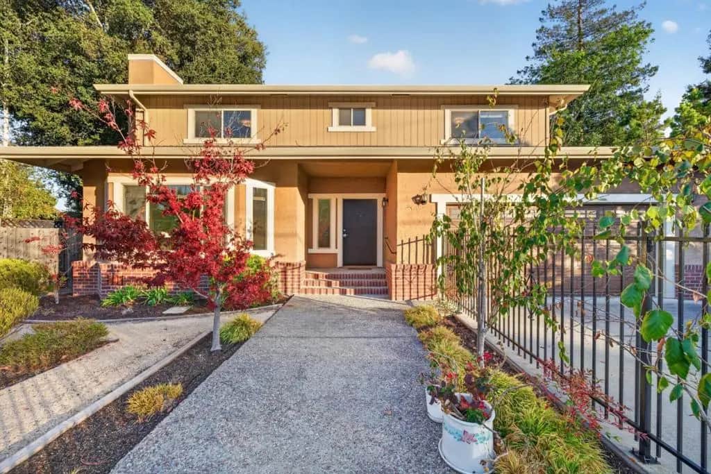 1821 Hull Avenue, Redwood City, CA — listing photo 1