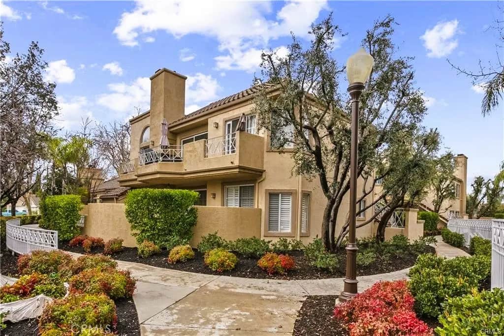 23609 Del Monte 295, Valencia, CA — listing photo 1