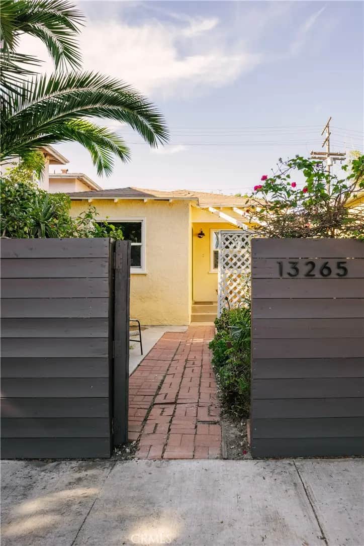 13265 Venice, Los Angeles, CA — listing photo 1