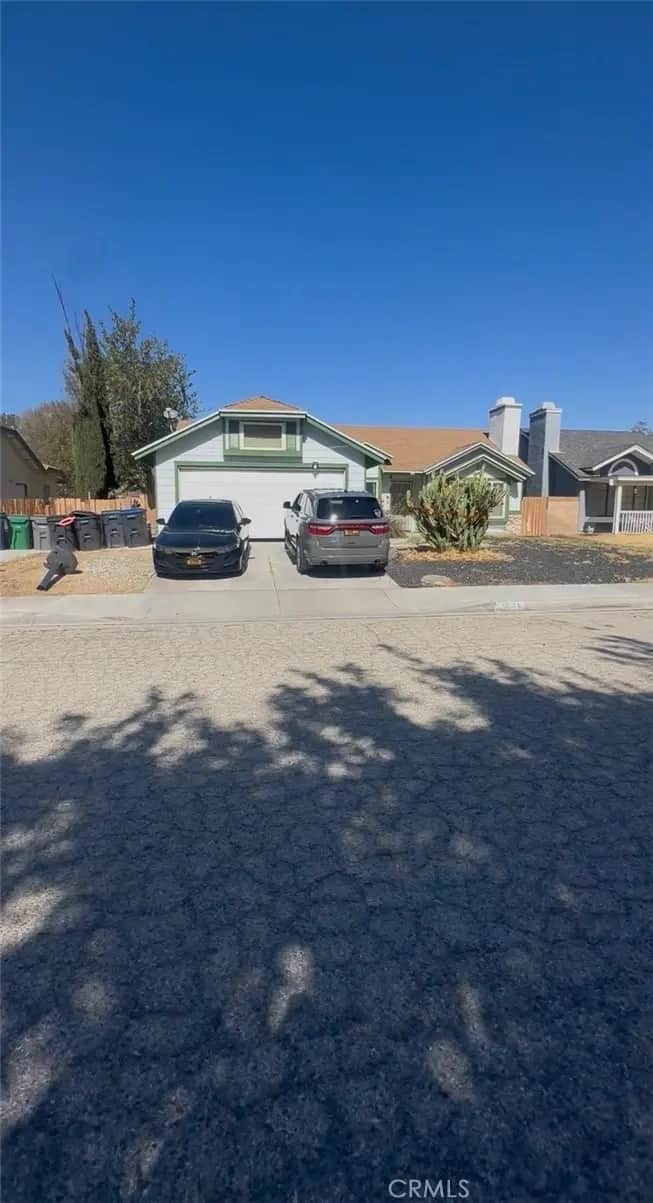 1631 W Avenue K11, Lancaster, CA — listing photo 1