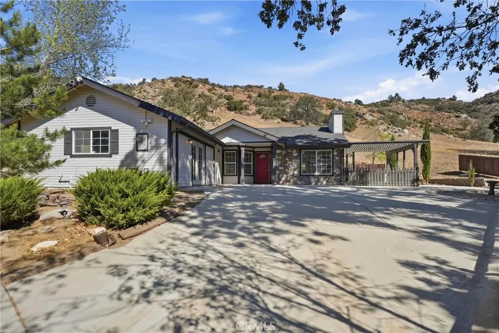 26631 Bear Valley, Tehachapi, CA — listing photo 1