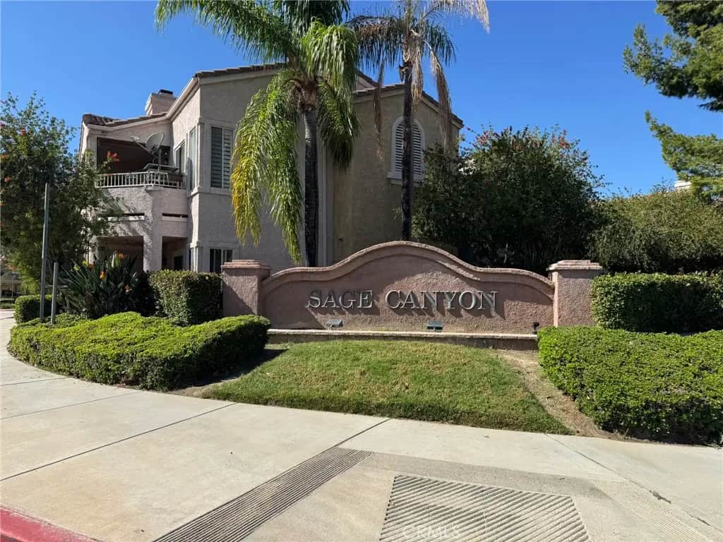 2325 Del Mar Way #106, Corona, CA — listing photo 1