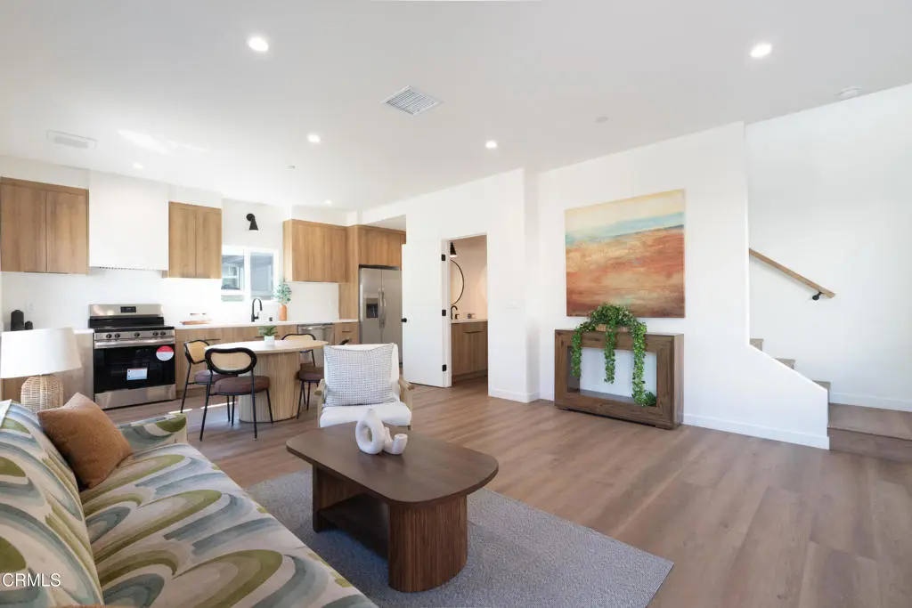 2248 1/2 Gatewood Street, Los Angeles, CA — listing photo 1