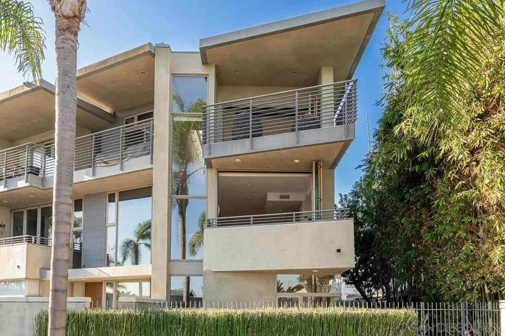 1064 Anchorage Lane, San Diego, CA — listing photo 1