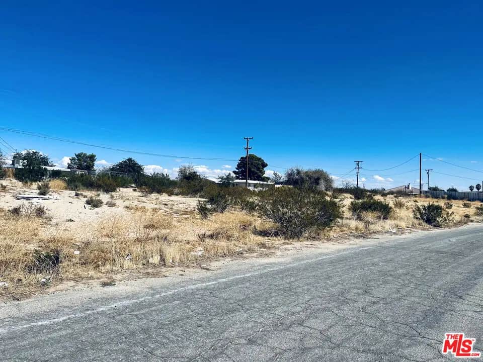 10211 Evelyn Avenue, California City, CA — listing photo 1