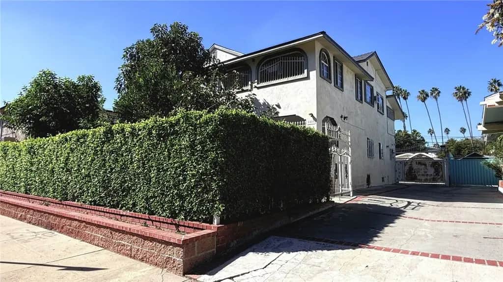 1819 S Norton Avenue, Los Angeles, CA — listing photo 1