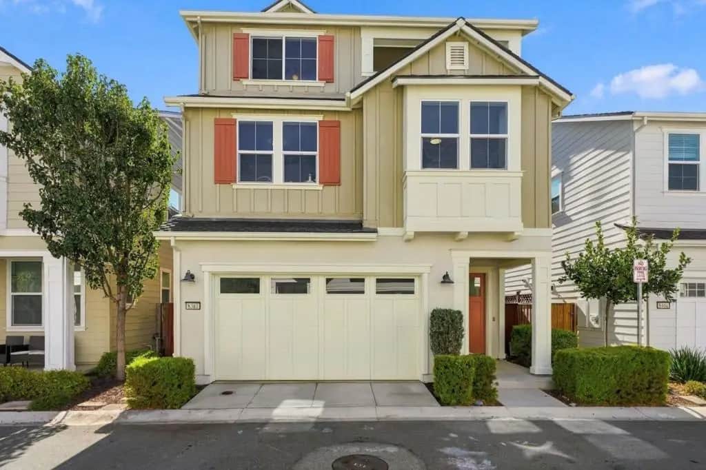 8380 Peninsula Way, Newark, CA — listing photo 1