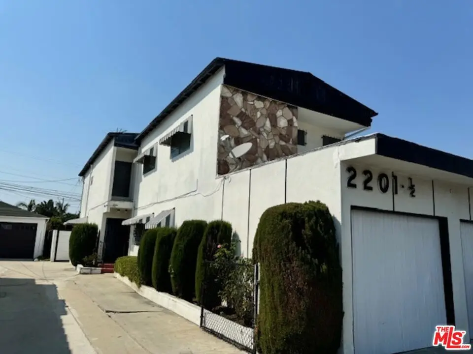 2201 S Ridgeley Drive, Los Angeles, CA — listing photo 1