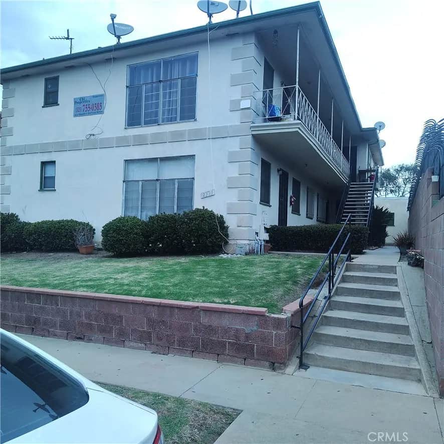 2339 W Imperial, Inglewood, CA — listing photo 1