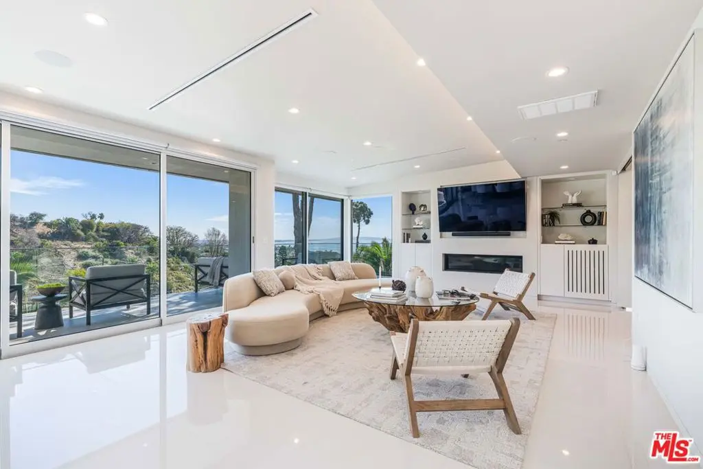 822 El Oro Lane, Pacific Palisades, CA — listing photo 1
