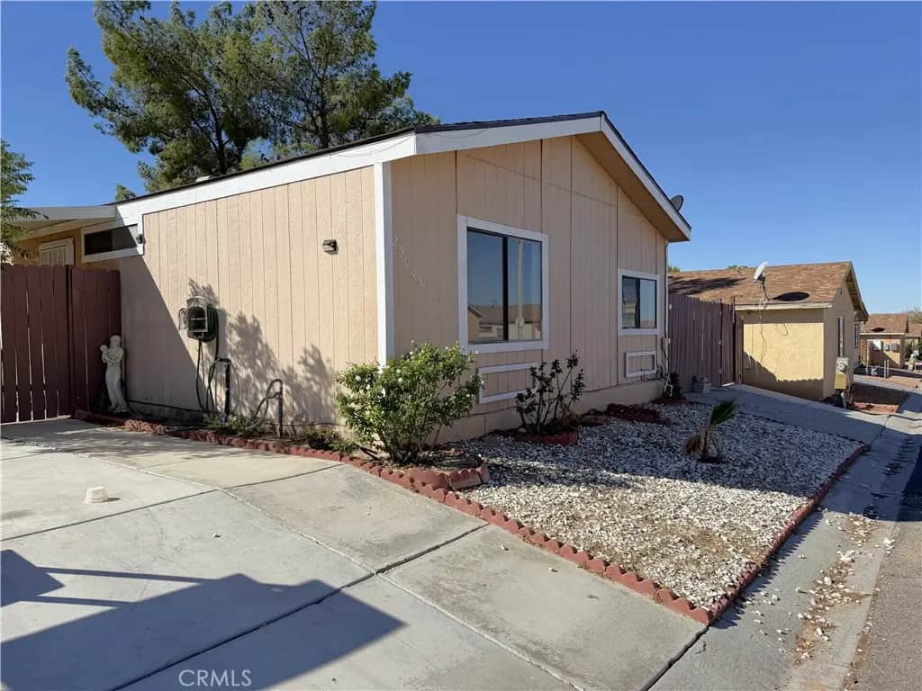 25005 Camino Del Norte, Barstow, CA — listing photo 1