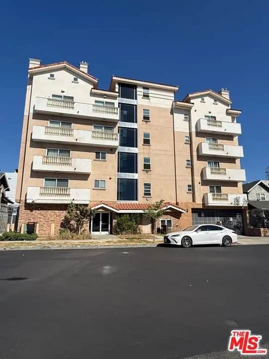 1026 S Oxford Avenue 302, Los Angeles, CA — listing photo 1
