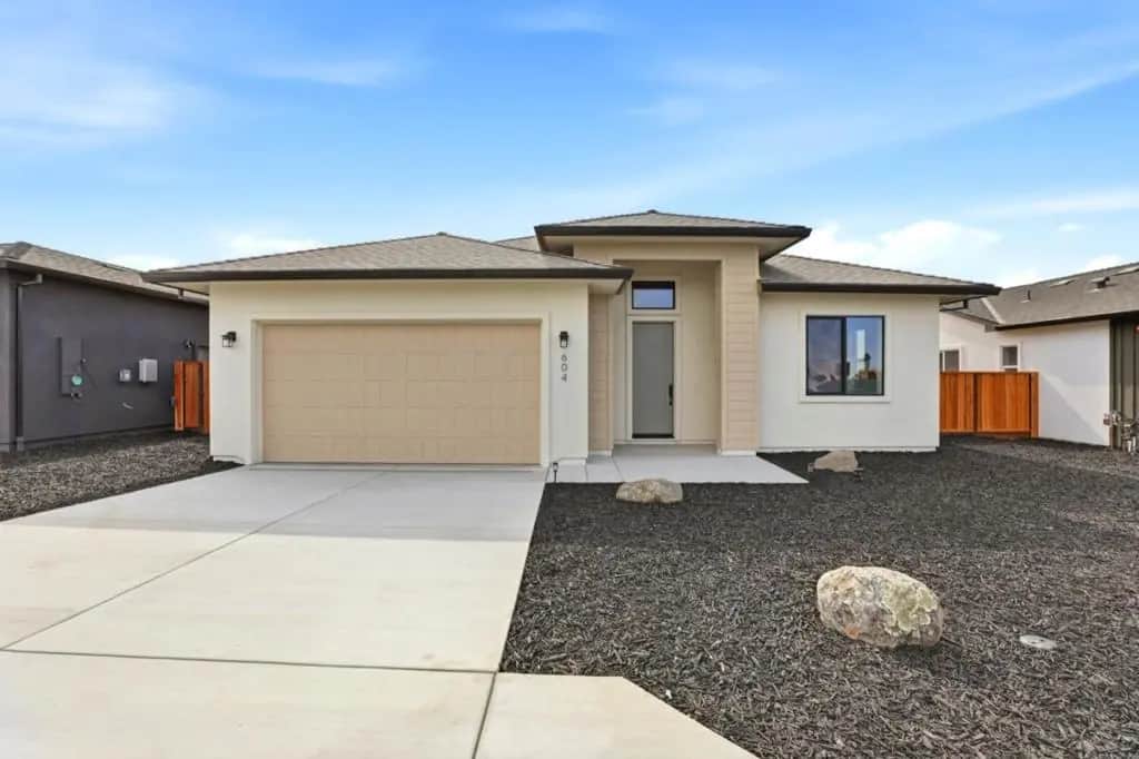 604 Fulton Way, Hollister, CA — listing photo 1