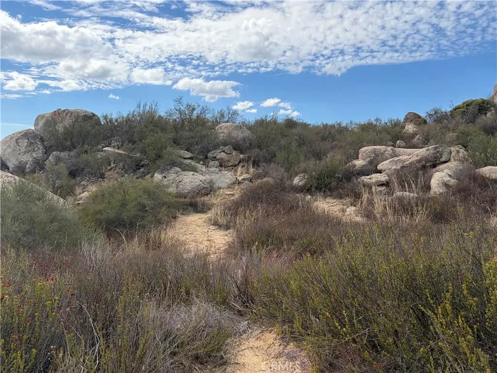 812 Rocky Valley Way, Aguanga, CA — listing photo 1
