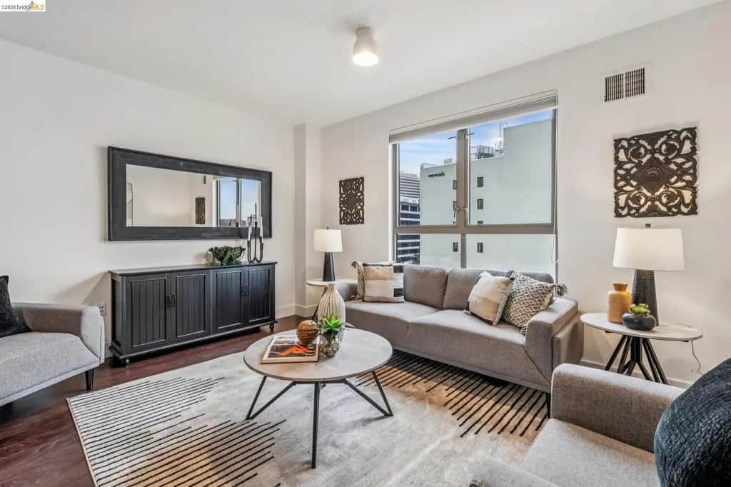 438 W Grand Ave 717, Oakland, CA — listing photo 1