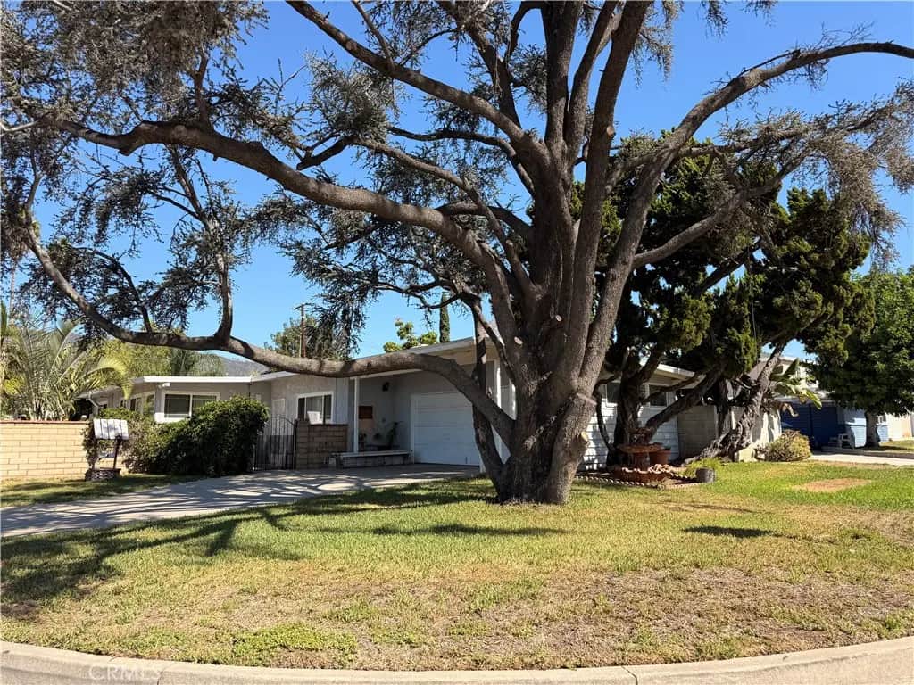 837 W Hollyvale, Glendora, CA — listing photo 1