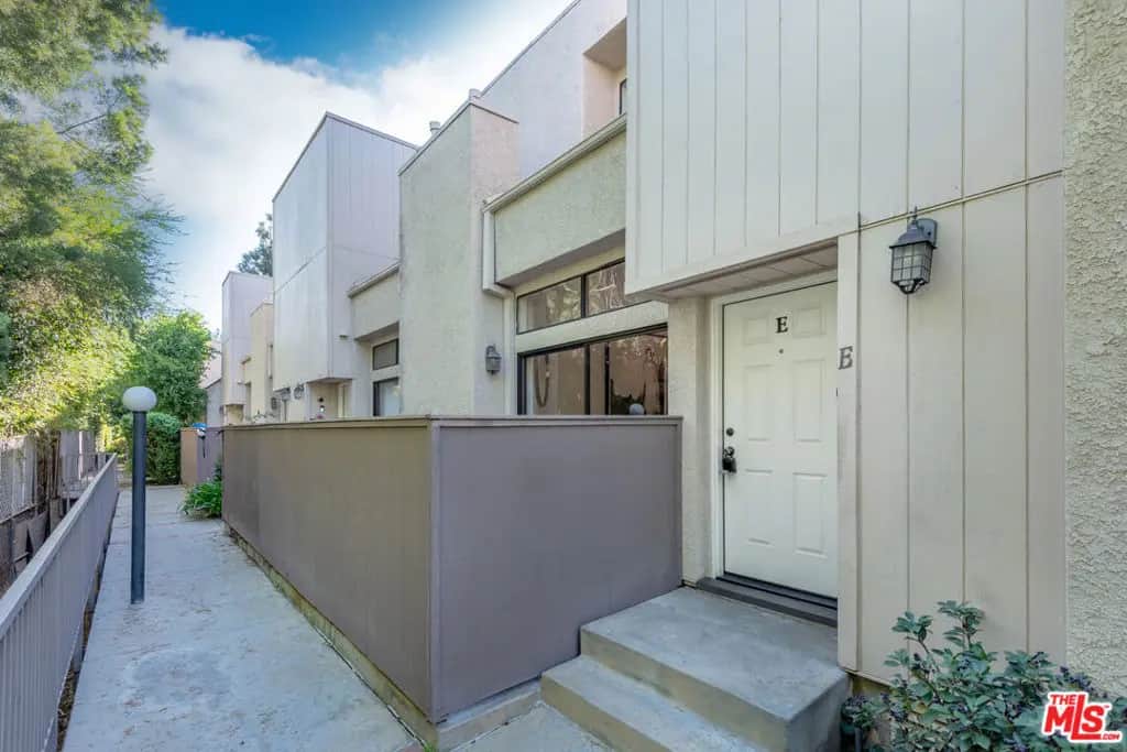 15167 Magnolia Boulevard E, Sherman Oaks, CA — listing photo 1