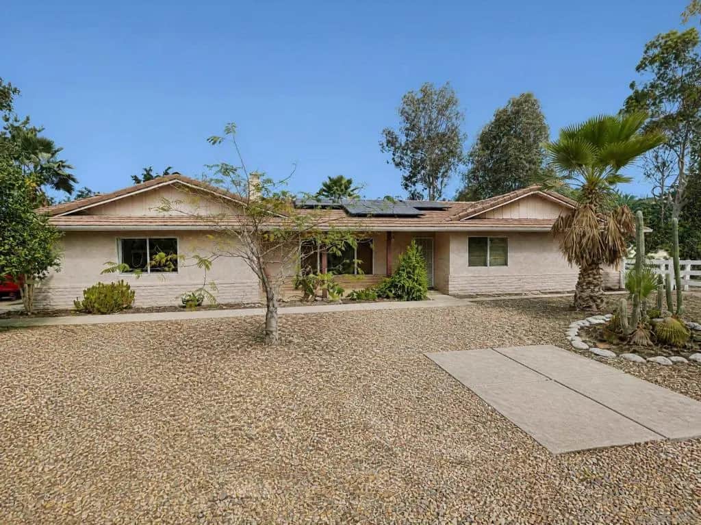 130 Alva, Fallbrook, CA — listing photo 1