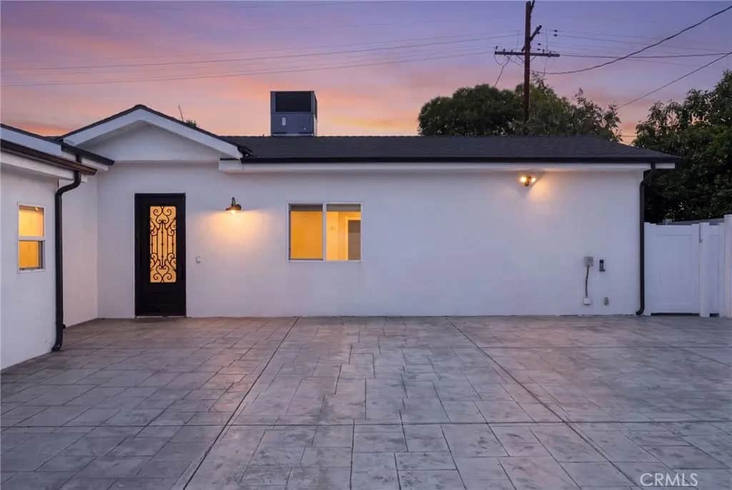 7819 Genesta Avenue, Lake Balboa, CA — listing photo 1