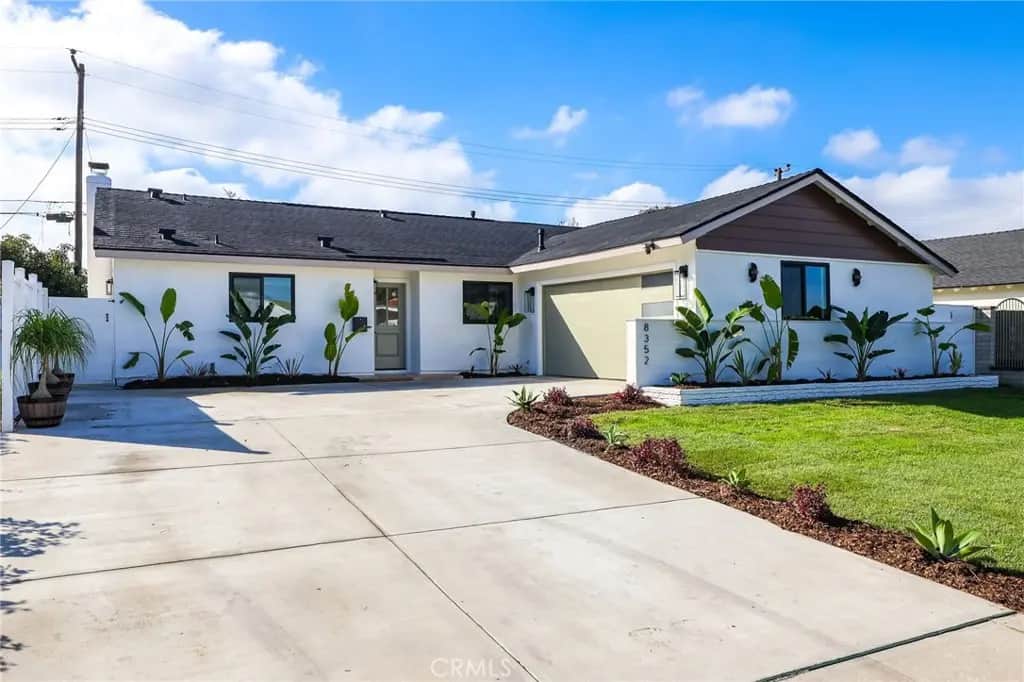 8352 Friesland, Huntington Beach, CA — listing photo 1