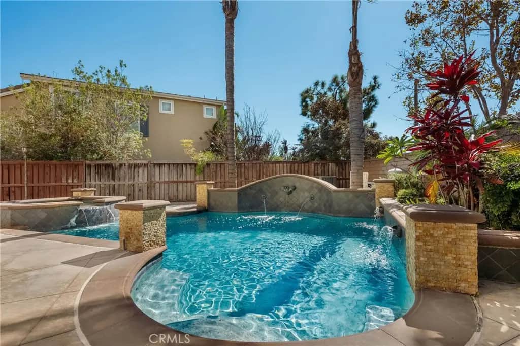 325 Canal, Costa Mesa, CA — listing photo 1