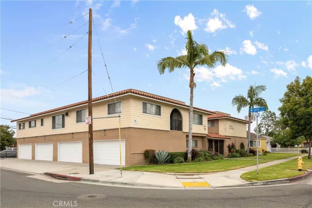 3745 E Imperial Highway, Lynwood, CA — listing photo 1