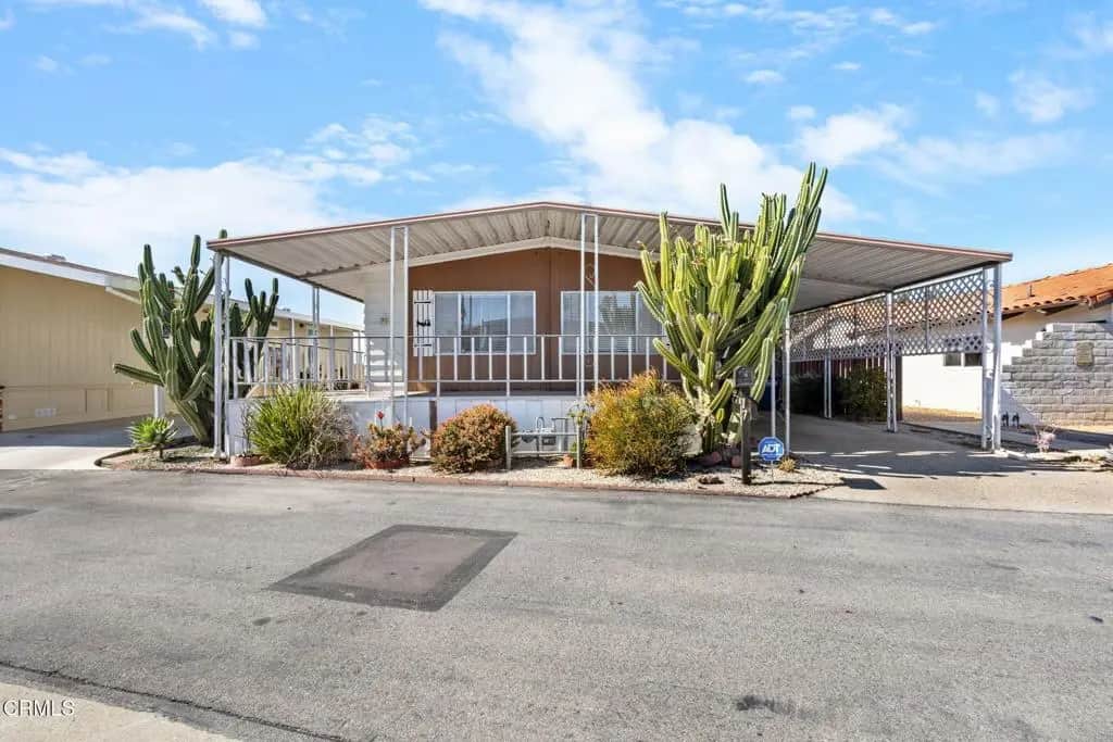 4388 Central Avenue 17, Camarillo, CA — listing photo 1
