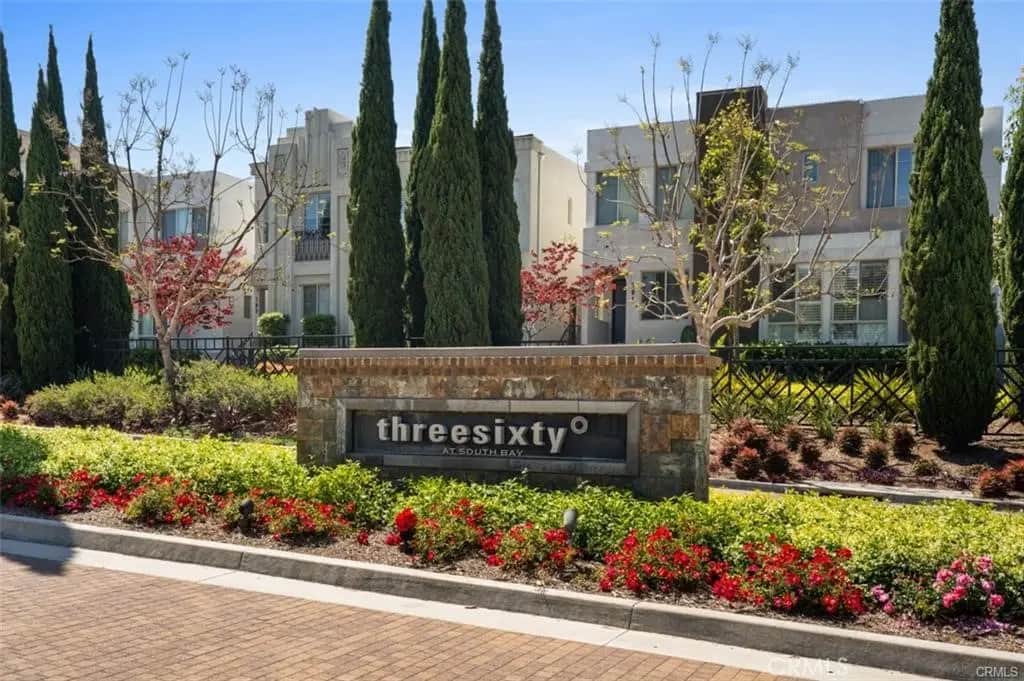 5530 Strand 201, Hawthorne, CA — listing photo 1
