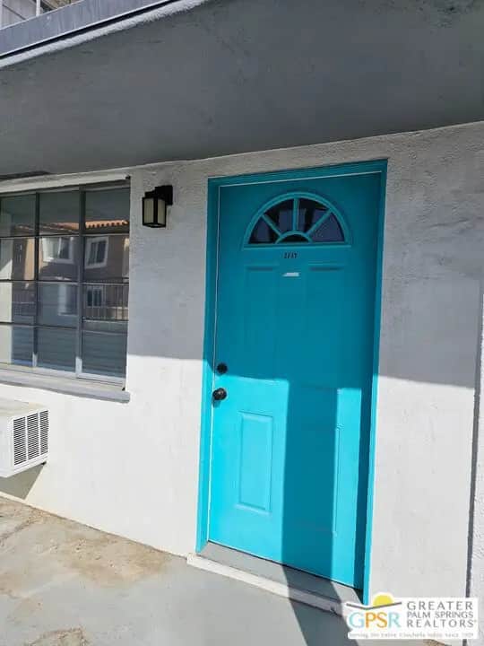 2231 N Palm Canyon Drive 4, Palm Springs, CA — listing photo 1