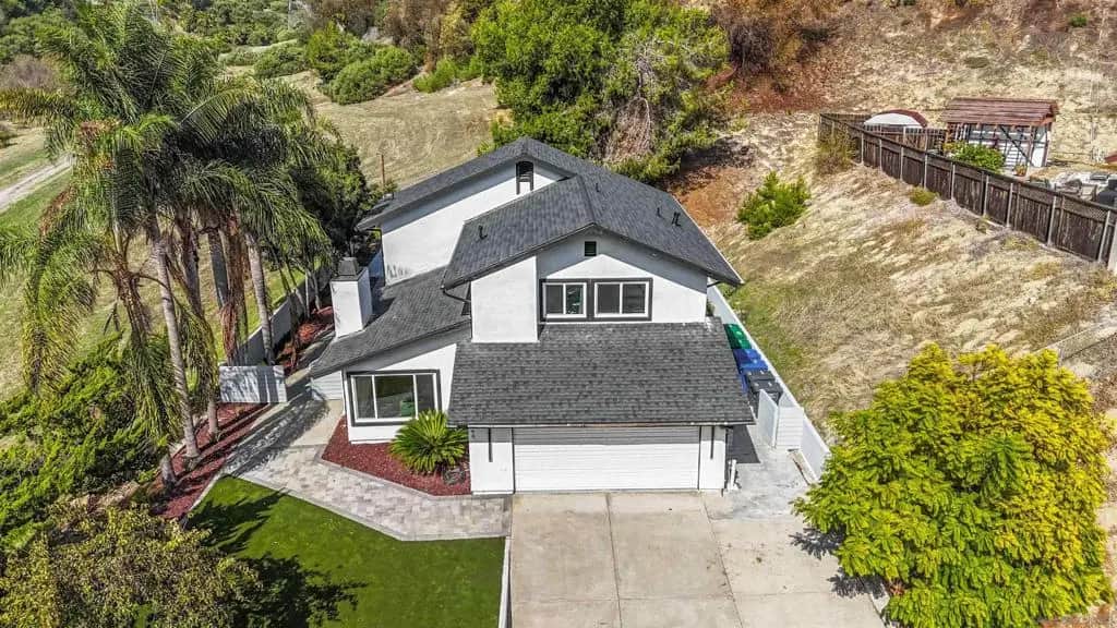 2640 Chestnut, Carlsbad, CA — listing photo 1