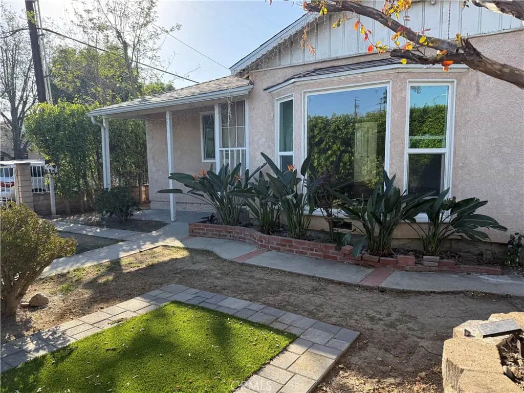 19900 Vanowen, Canoga Park, CA — listing photo 1