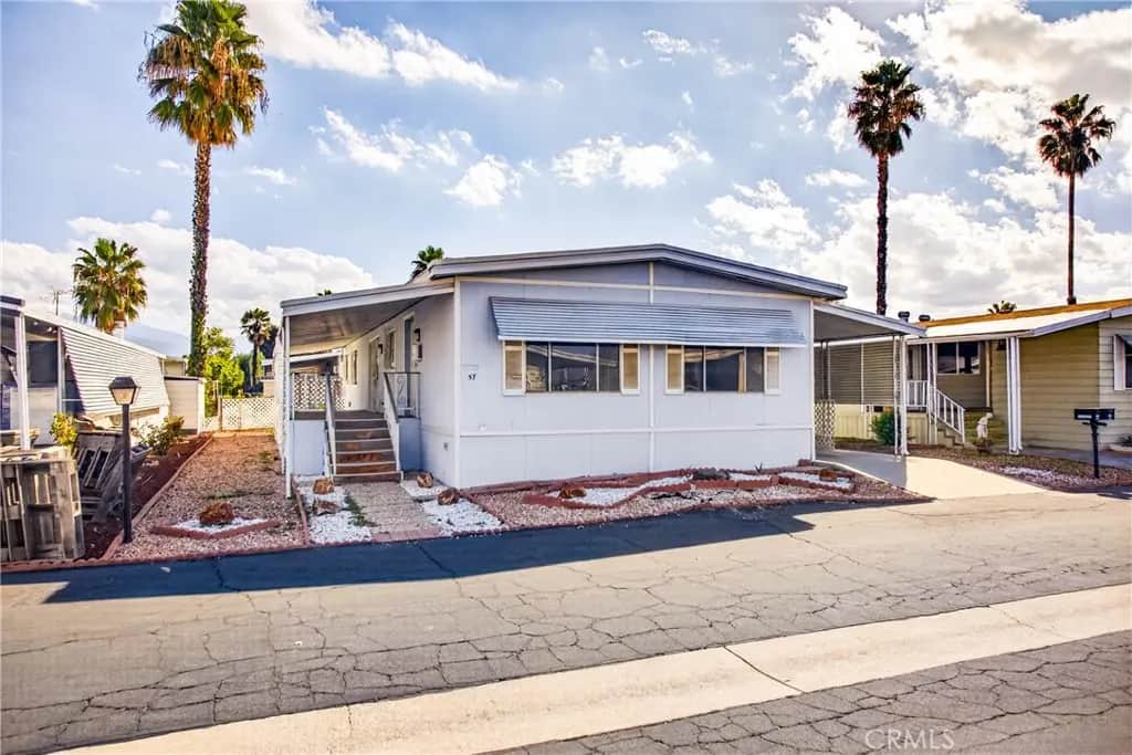 1525 W Oakland Avenue 57, Hemet, CA — listing photo 1