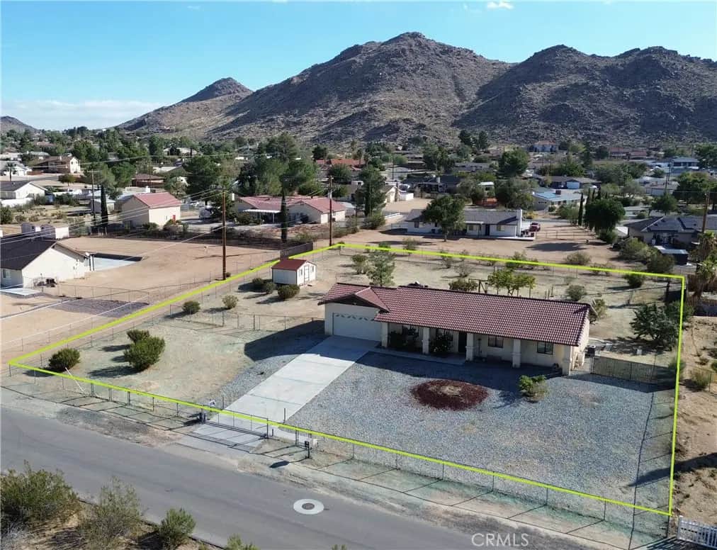 15855 Wintun Road, Apple Valley, CA — listing photo 1
