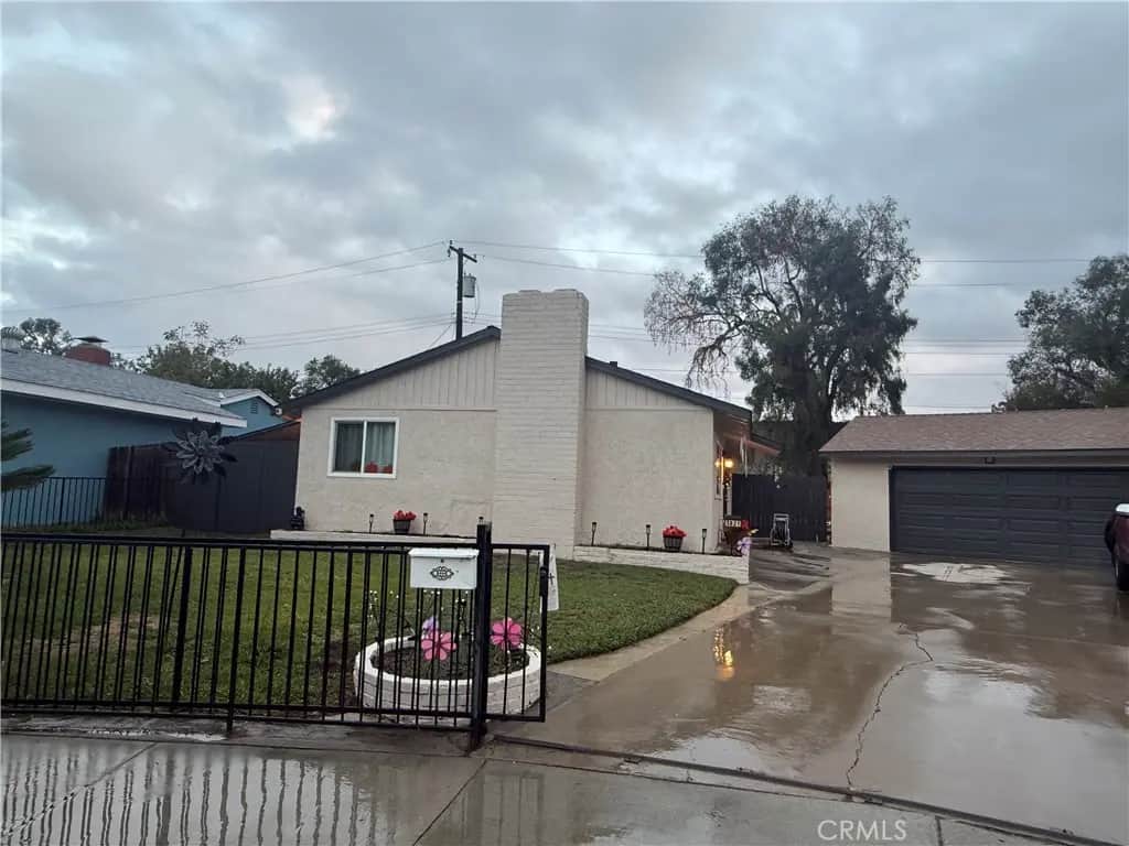3821 Carthage, Riverside, CA — listing photo 1