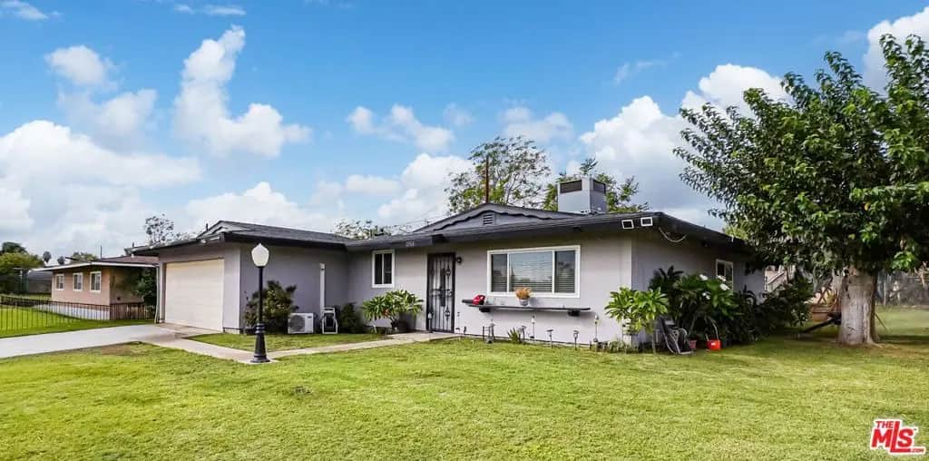 2588 Byron Street, Highland, CA — listing photo 1