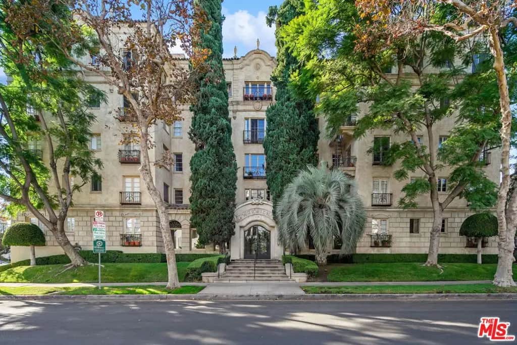 109 N Sycamore Avenue 204, Los Angeles, CA — listing photo 1