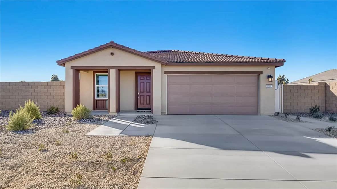 7518 Princeton Avenue, Hesperia, CA — listing photo 1