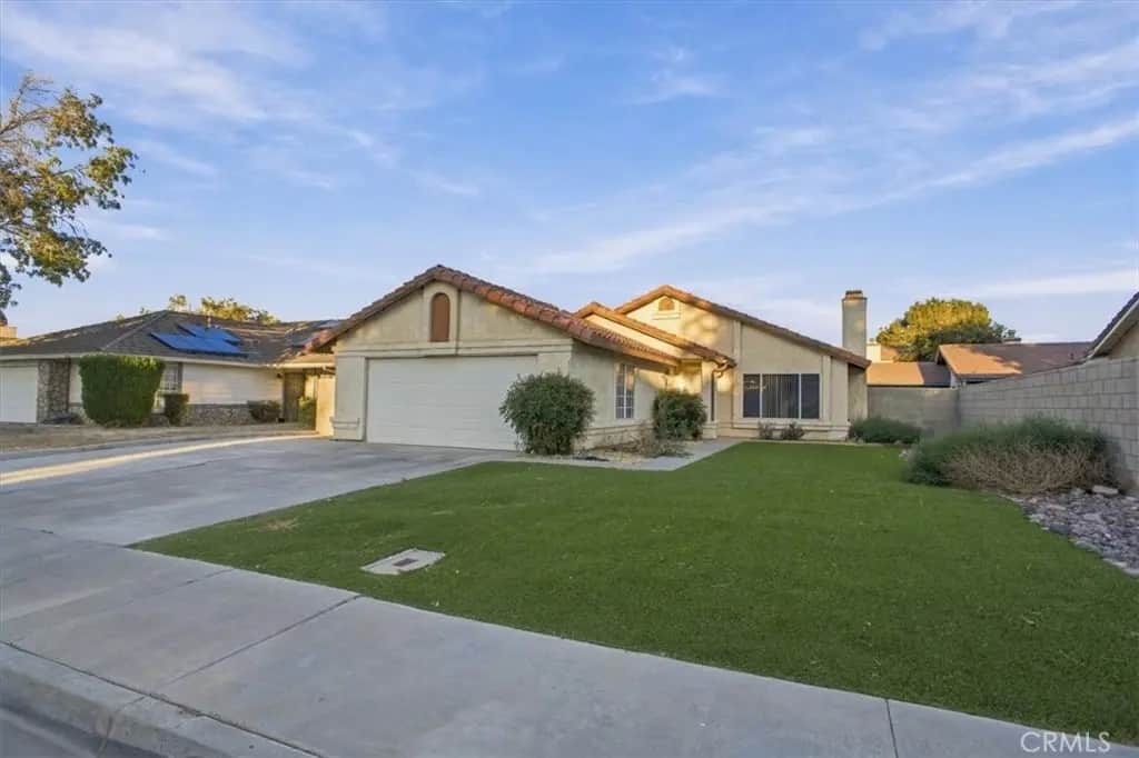 43832 27th E, Lancaster, CA — listing photo 1