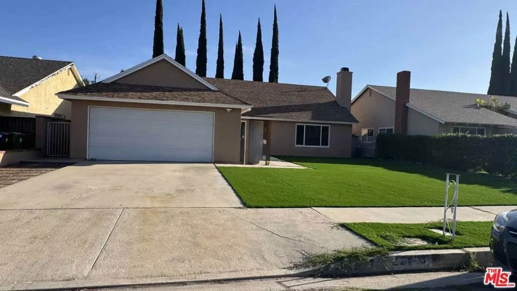 22136 Ballinger Street, Chatsworth, CA — listing photo 1