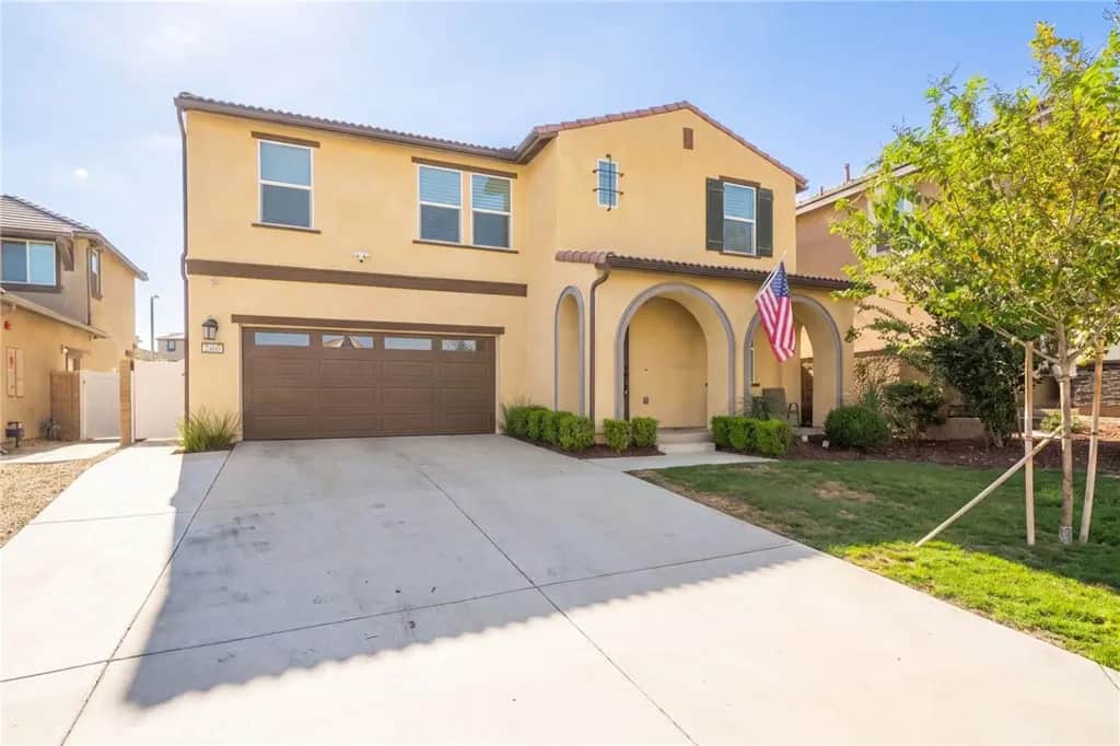 2460 Yellowstone, Rialto, CA — listing photo 1