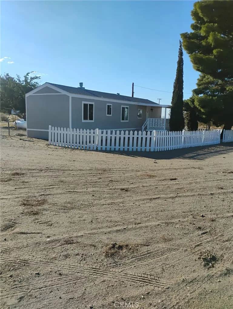 2949 Sacramento, Phelan, CA — listing photo 1