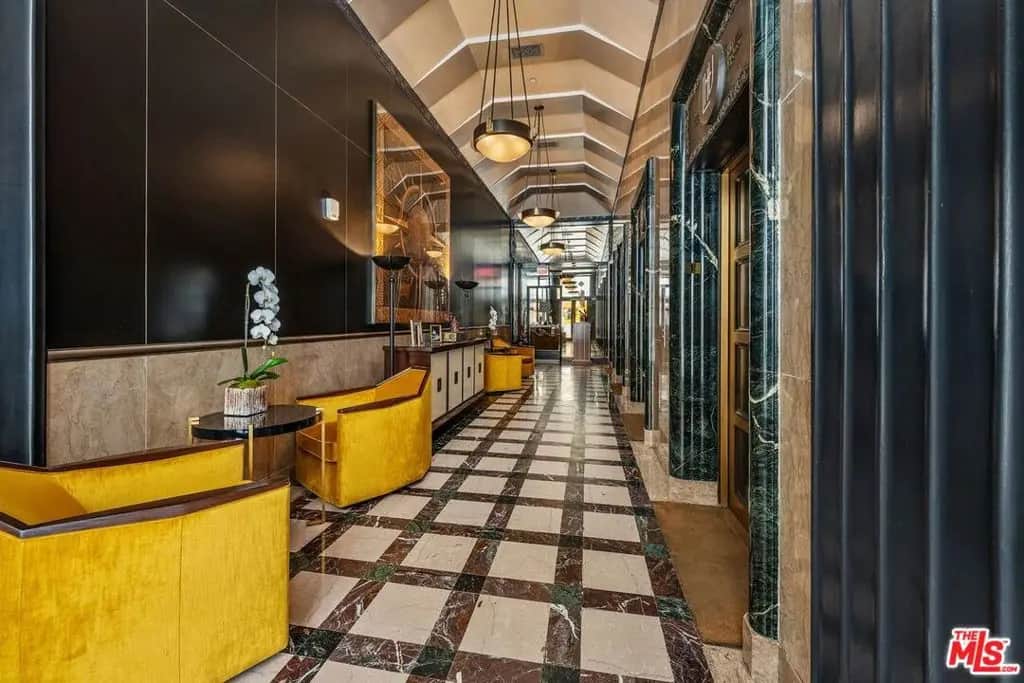 6253 Hollywood Boulevard 708, Los Angeles, CA — listing photo 1