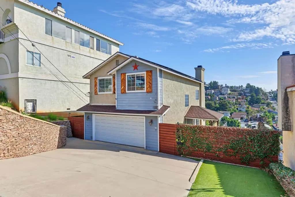 1617 La Presa Avenue, Spring Valley, CA — listing photo 1
