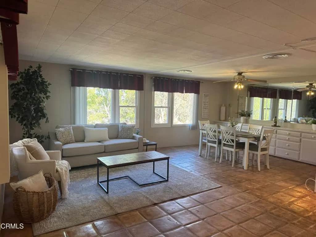 33 Pringle Court Court 33, Thousand Oaks, CA — listing photo 1