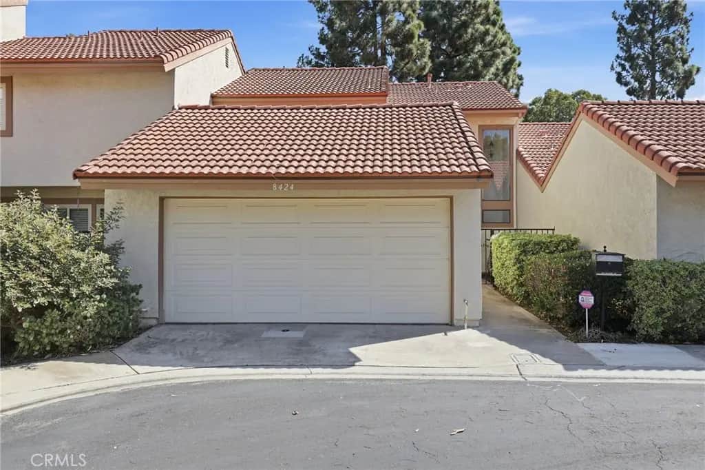 8424 Goldsport Circle, Huntington Beach, CA — listing photo 1