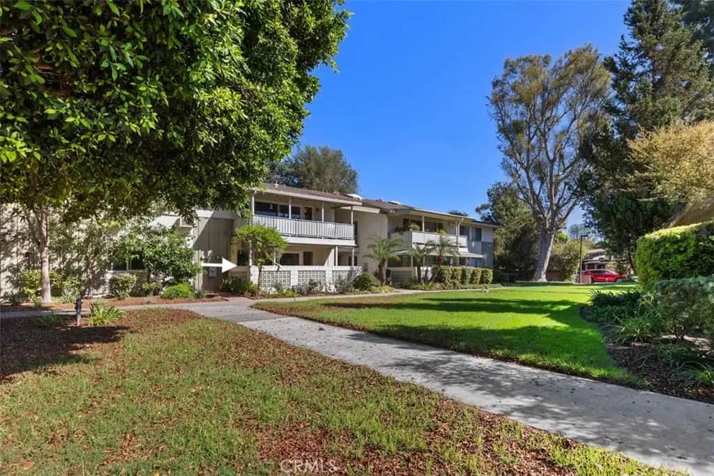 124 Via Estrada E, Laguna Woods, CA — listing photo 1